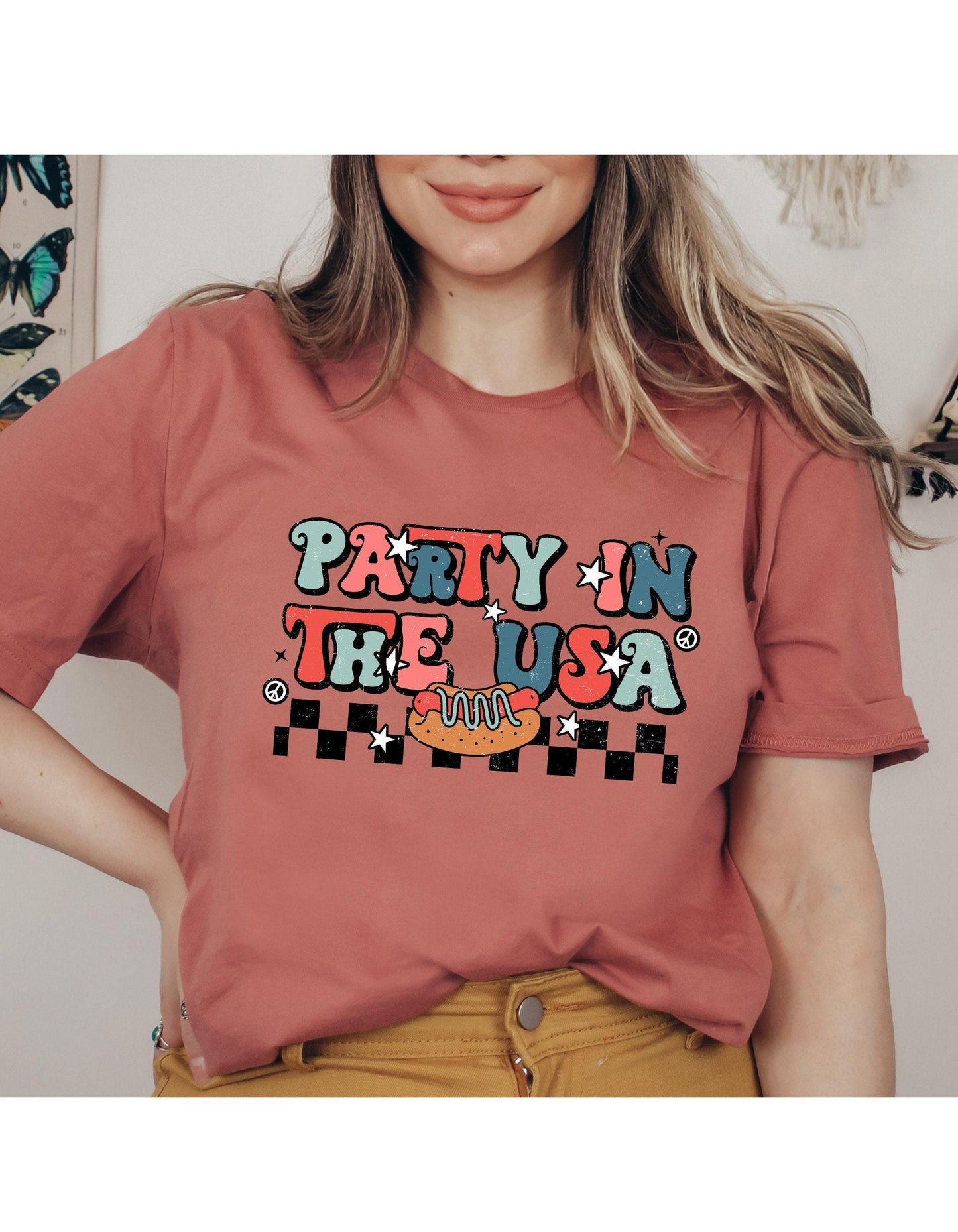 Party In The USA Peace Sign Hot Dog July 4th Graphic T-Shirt