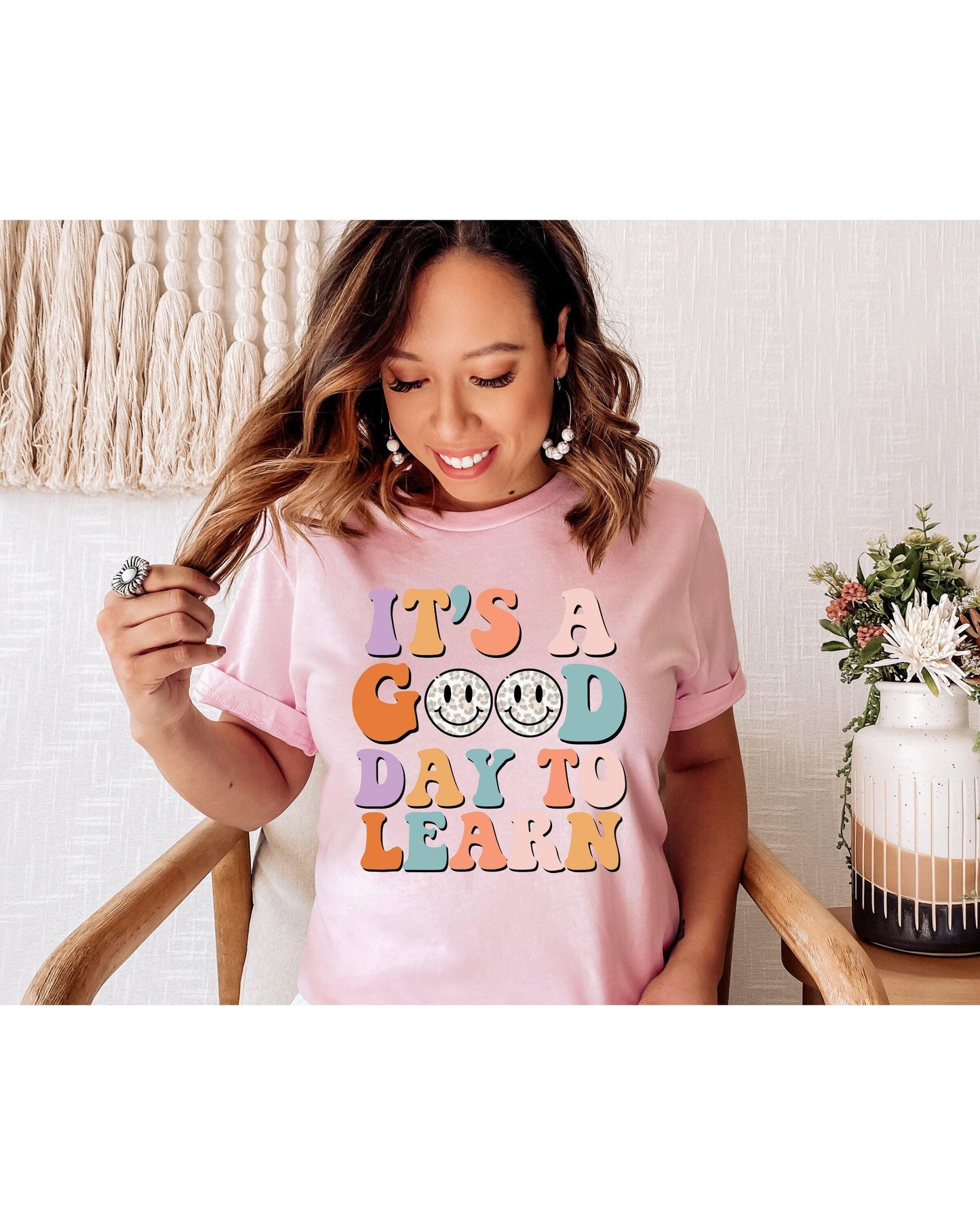 It's A Good Day To Learn Teacher Graphic T-Shirt