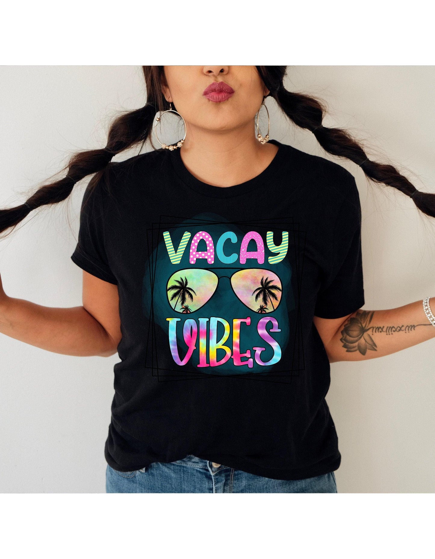 Vacay Mode Sunglasses Women's Graphic Tee