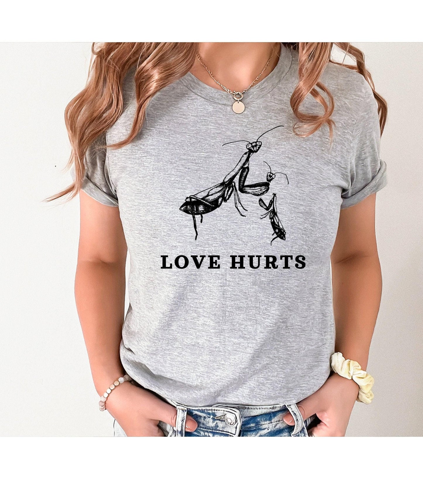 Love Hurts Praying Mantis Graphic T-Shirt