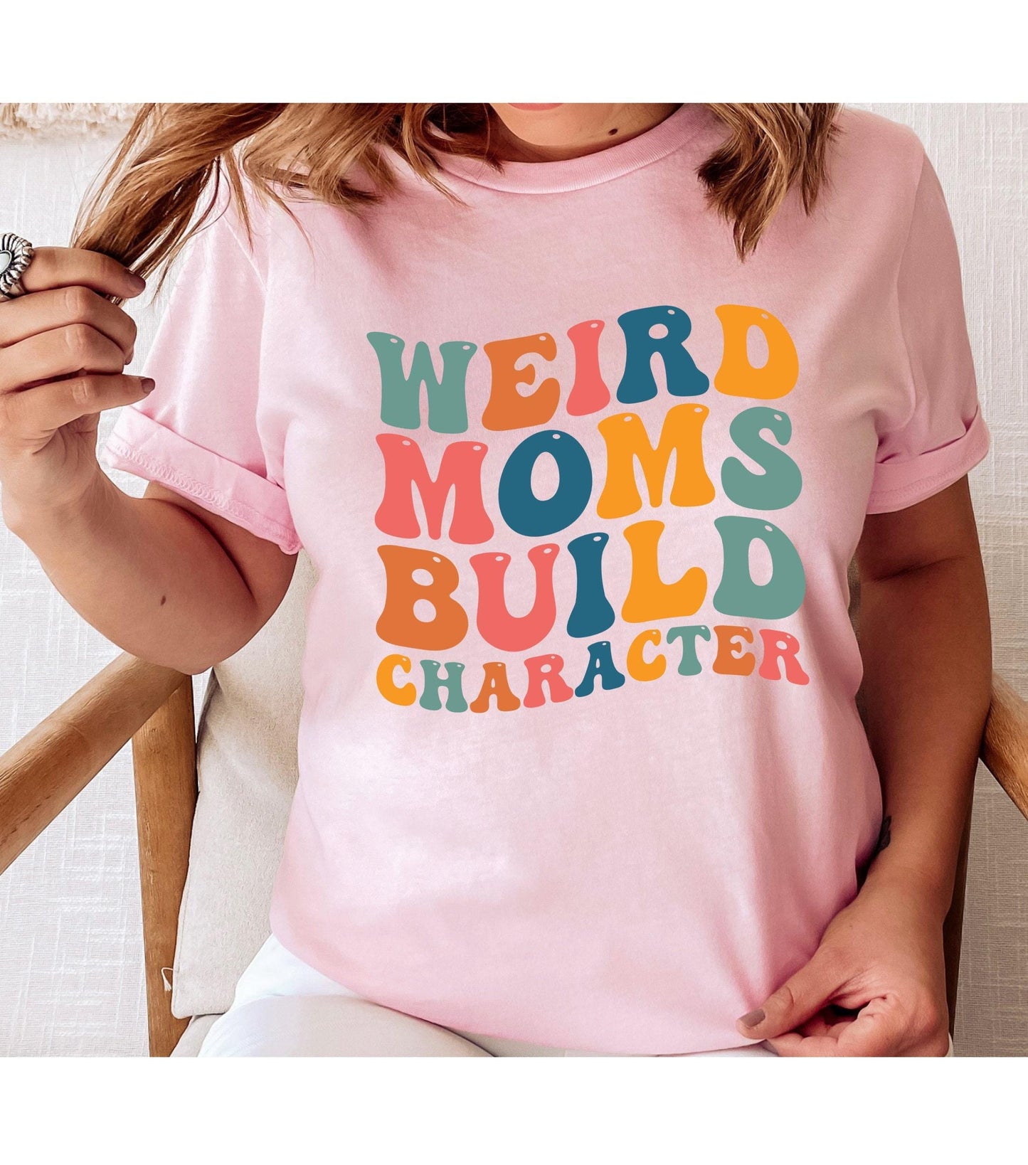 Retro Weird Moms Build Character Wavy Letters Women's Graphic T-Shirt