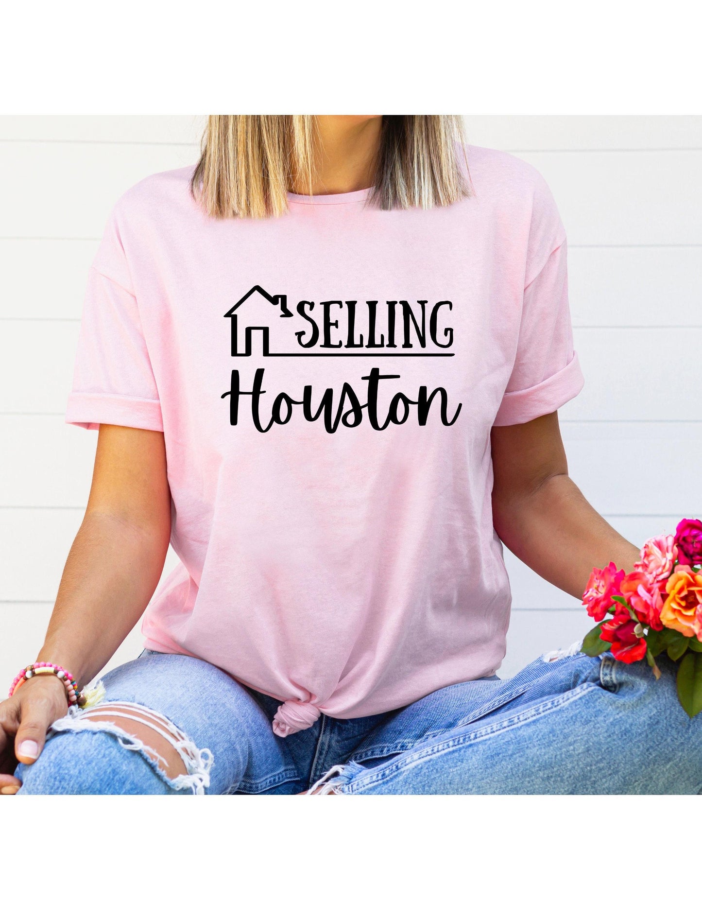 CUSTOMIZABLE City Name Realtor Graphic T-Shirt